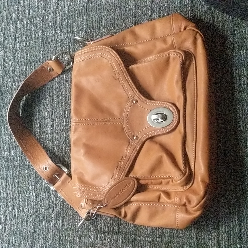 PELLE Studio hand bag.  Genuine leather